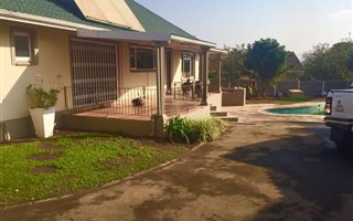 4 Bedroom House in Hayfields