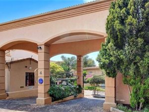 2 Bed Apartment in Melrose Estate