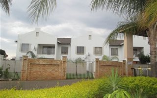 2 Bedroom Apartment in Waterval East
