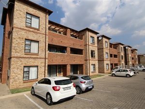 2 Bed Apartment in Randpark Ridge