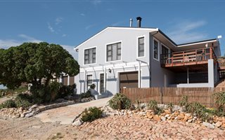3 Bedroom House in Pringle Bay