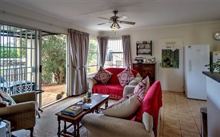 3 Bedroom Simplex in Fairland