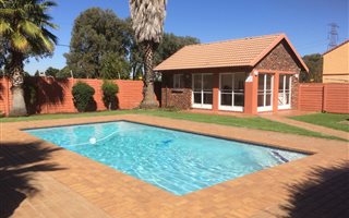 2 Bedroom Apartment in Edenglen