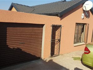 3 Bed House in Roodekop