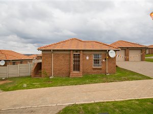 3 Bed House in Olievenhoutbosch