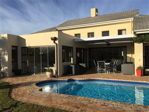 3 Bed House in Noordhoek