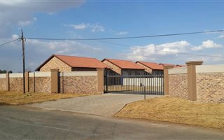2 Bedroom Townhouse in Meyerton