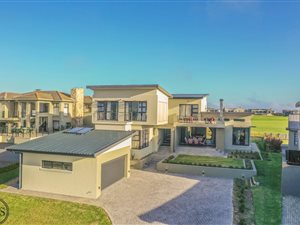 4 Bed House in Oubaai and surrounds