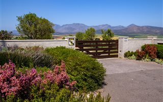 1000 m² Land available in Bot River