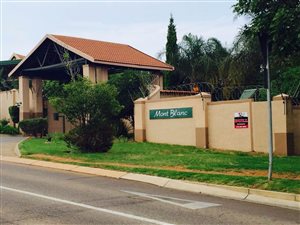 2 Bed Townhouse in Rietvalleirand