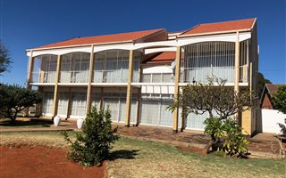 5 Bedroom House in Gemdene