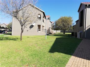 2 Bed Apartment in Ruimsig