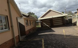 Commercial space in Arcon Park