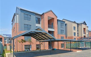 2 Bedroom Apartment in Waterfall Estate