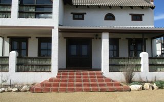 6 Bedroom House in Country Club