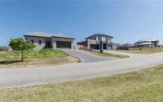 3 Bedroom House in Kraaibosch