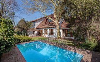 4 Bedroom House in Magaliessig