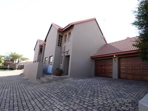 3 Bed Townhouse in Brooklands Lifestyle Estate