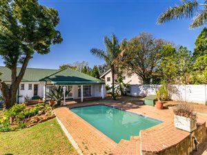 4 Bed House in Noordheuwel