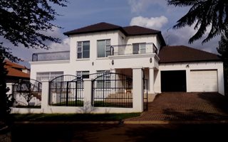 4 Bedroom House in Mooikloof Gardens