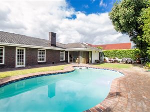 4 Bedroom House in Constantia