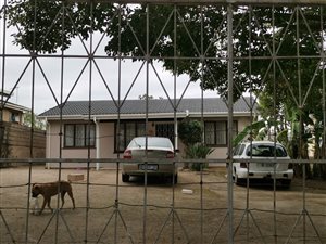 3 Bed House in Newlands West