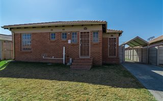 2 Bedroom House in Mnandi AH