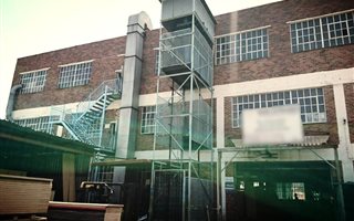 950 m² Industrial space in Lorentzville