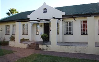 9 Bedroom House in Erasmus