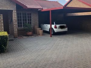 2 Bedroom Townhouse in Die Wilgers