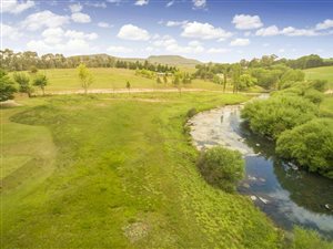 2196 m² Land available in Underberg