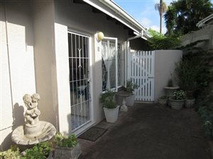 2 Bed Simplex in Atholl Heights