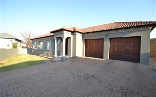 3 Bedroom House in Thatchfield