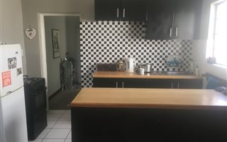1 Bedroom Garden Cottage in Craighall Park