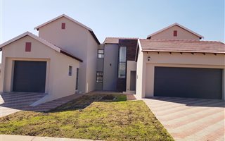 5 Bedroom House in Copperleaf
