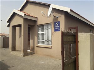 2 Bed House in Vanderbijlpark CE7