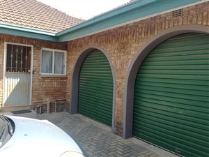 3 Bed House in Helikon Park