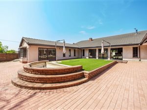 701 m² Commercial space in Rivonia