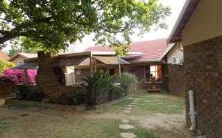3 Bedroom House in Rooihuiskraal