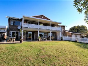 4 Bed House in Bowtie