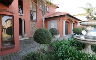 4 Bedroom House in Amberfield Manor