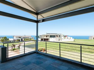 4 Bed House in Oubaai and surrounds