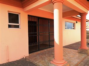 3 Bed House in Mackenzie Park