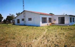 4.2 ha Farm in Deneysville