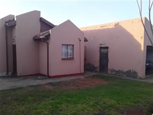 3 Bed House in Langaville