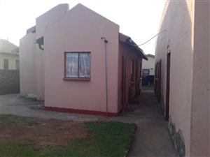 3 Bed House in Langaville