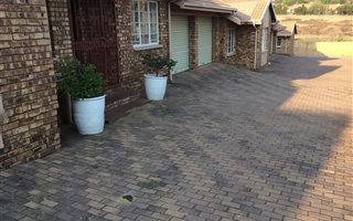 2 Bedroom Simplex in Glenvista