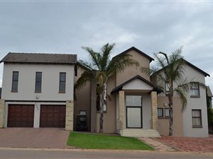 5 Bed House in Copperleaf