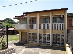 4 Bed House in Chatsworth Central