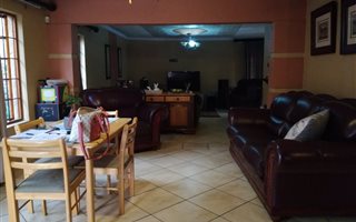 3 Bedroom Townhouse in Zwartkop